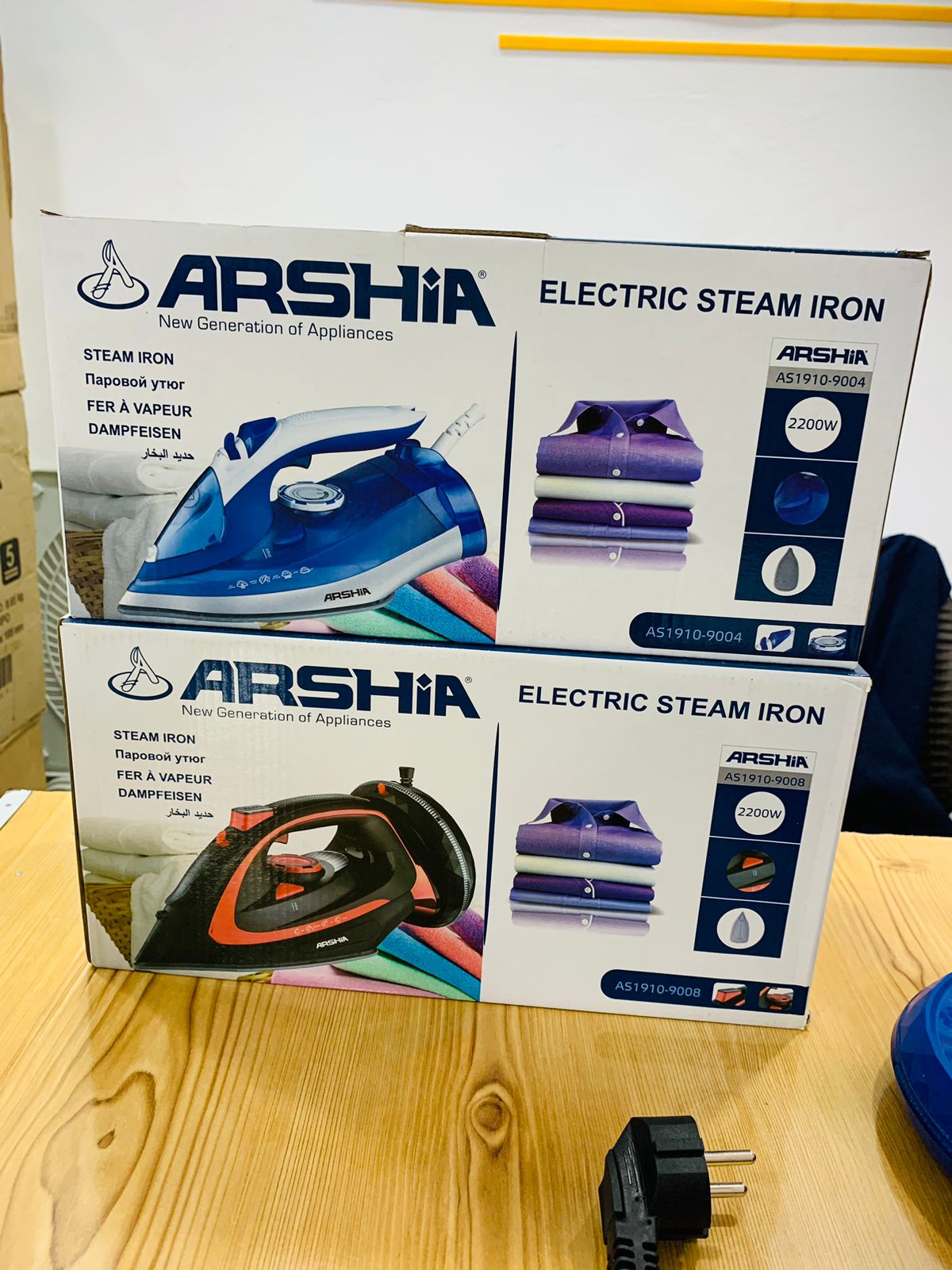 Arshia Brand Steam Iron Model AS 1910-9008